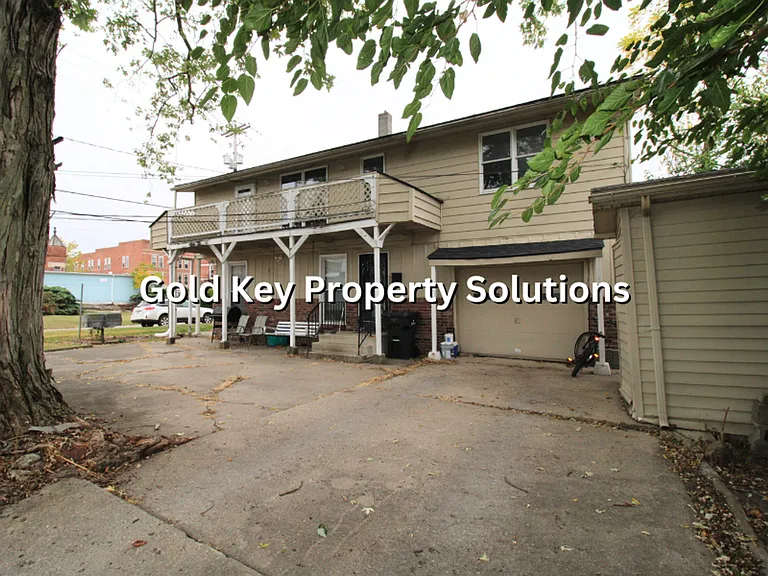 117 E John St — Photo 16