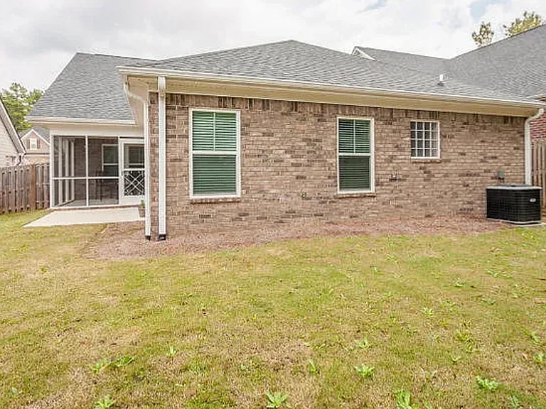 1004 Barrett Dr — Photo 23