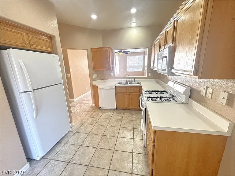 917 Veranda View Ave — Photo 5