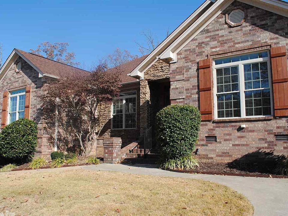 1st image of 7 Silver Oak Dr