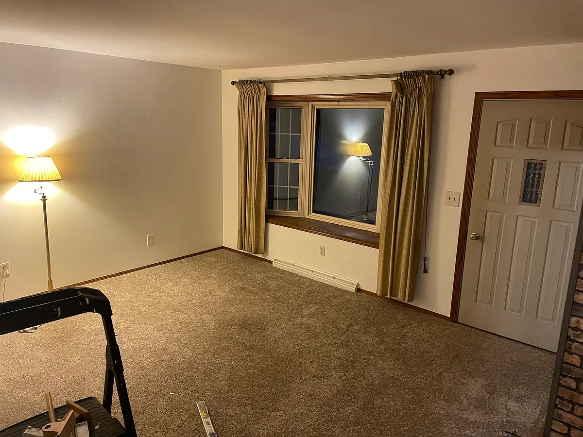 Building Photo - 9219 Wagonwheel Dr