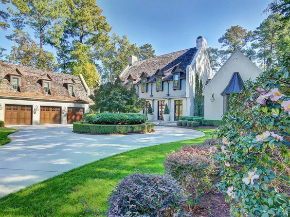 805 Pinehurst Dr, Chapel Hill, NC 27517