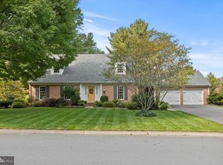 2595 Woodview Dr, Lancaster, PA