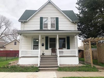 1215 1st St SW, Cedar Rapids, IA, 52404