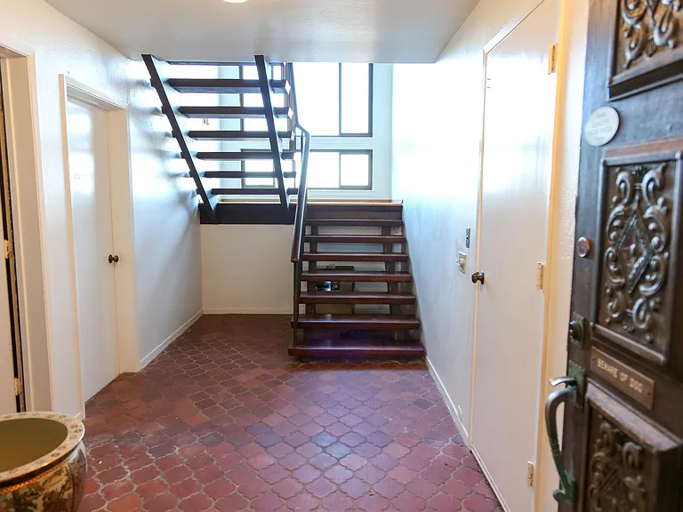 1 Gateview Ct — Photo 5