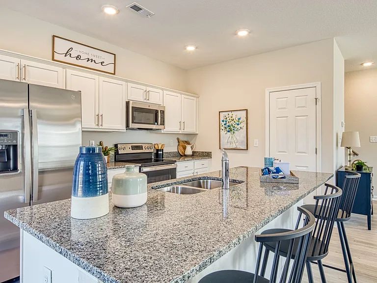 Hillpoint Preserve Townhome Apartments — Photo 50