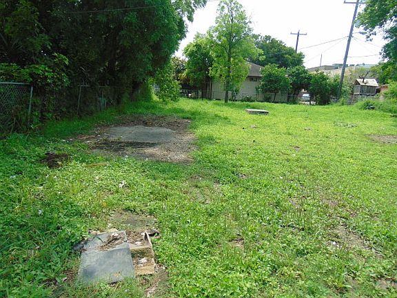 3rd image of 1344 E 8th St