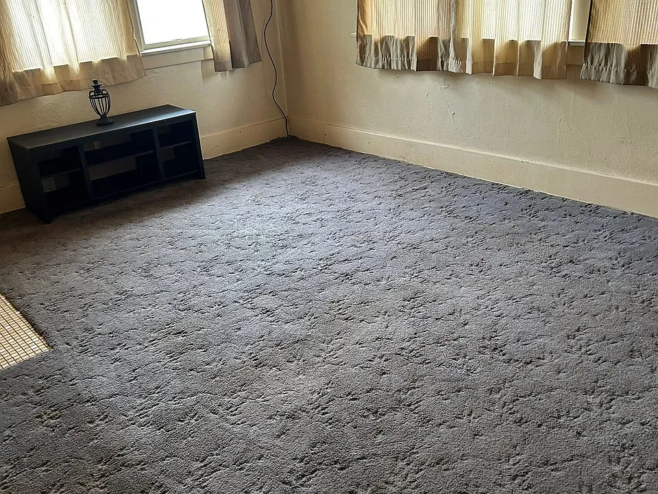 Building Photo 4