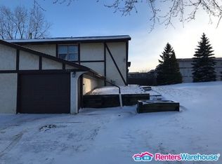 853 6th St SW, New Brighton, MN 55112