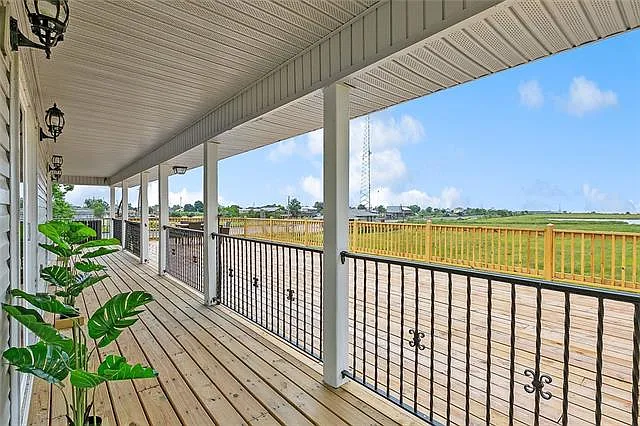 3 bed, 2.5 bath, 1961 sqft, $2,400 — Photo 4