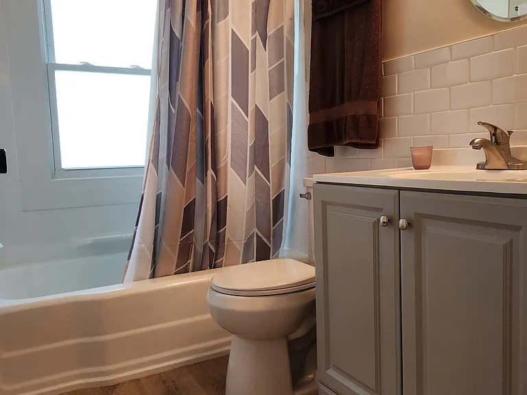 2538 Revere Ave — Photo 6