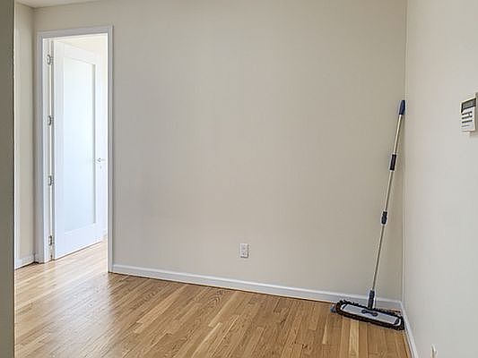 3rd image of 381 Palmetto St APT 4R