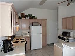 4th image of 1017 Sabrina Ct