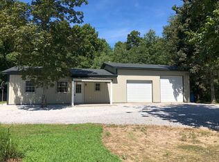 6376 E Edwards Ln, Parkersburg, IL 62452