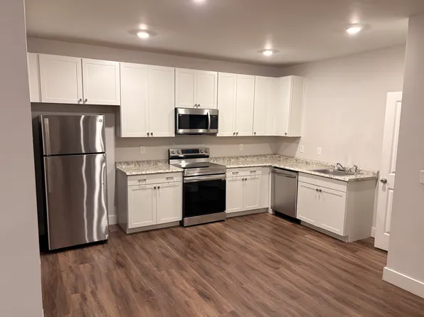 370 Crestbrook Ln, Dallas, GA 30157