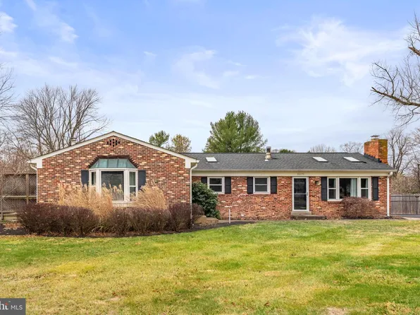 20173 Broad Run Dr, Sterling, VA 20165