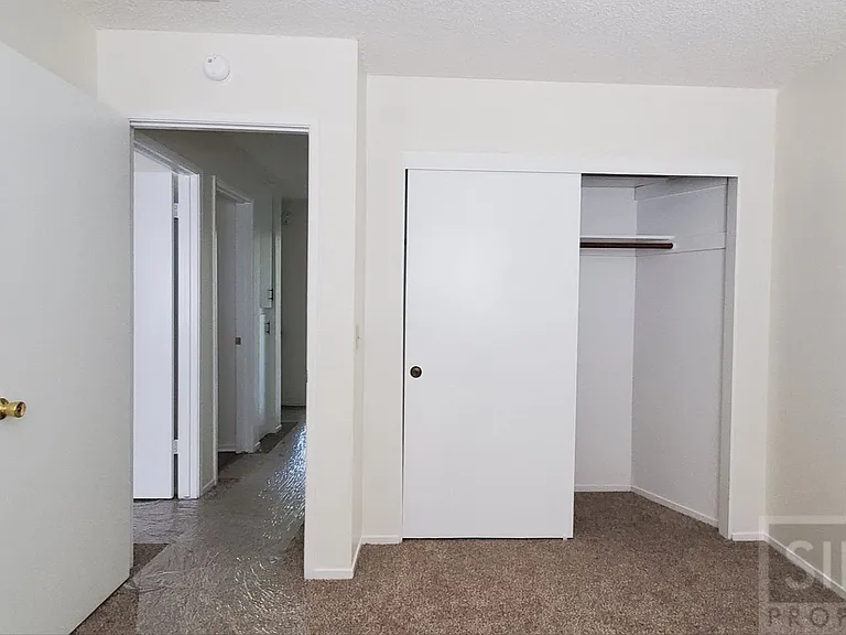 812 Emerald Ct — Photo 21