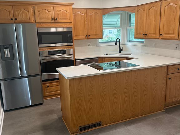 2nd image of 2373 Woodstock Rd