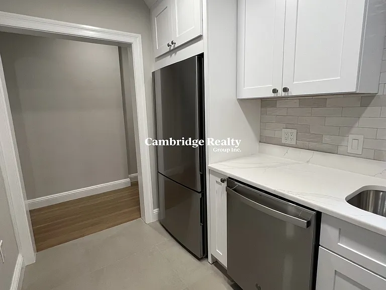 35 Park St #2T — Photo 2