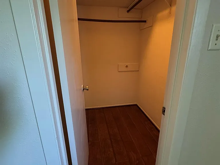5614 Country Green St — Photo 21