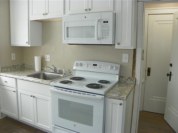 4th image of 1067 N Winton Rd