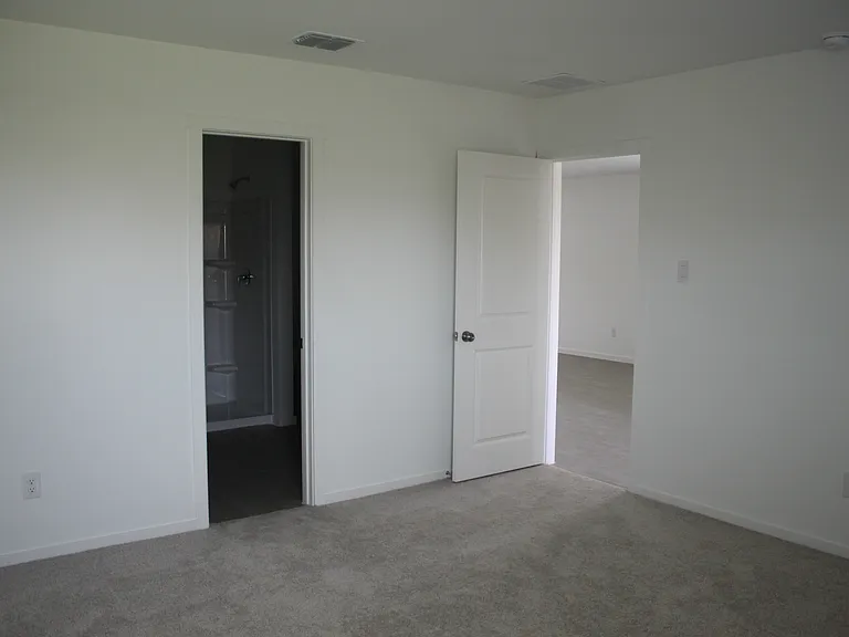 1340 Alfred St — Photo 6