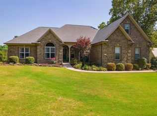 72 Northshore Dr, Jackson, TN 38305