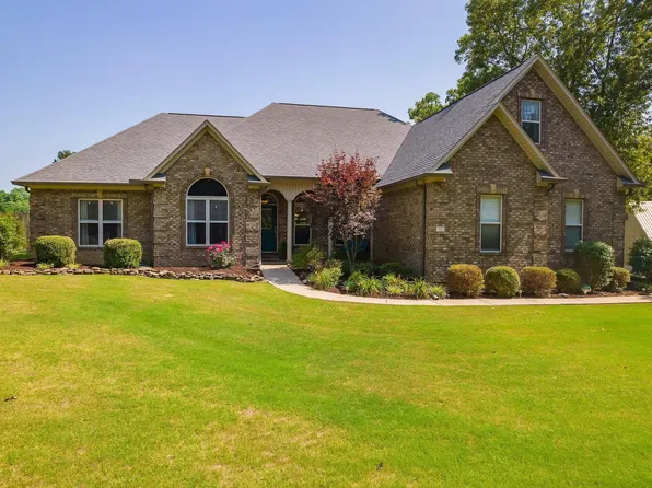 72 Northshore Dr, Jackson, TN 38305