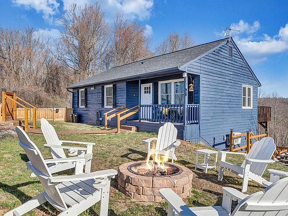 2nd image of 1039 Fosters Knob Rd