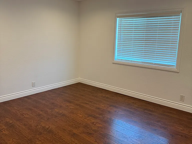 8672 Rathburn Ave — Photo 8