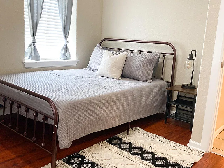 211 E Court St #B — Photo 7