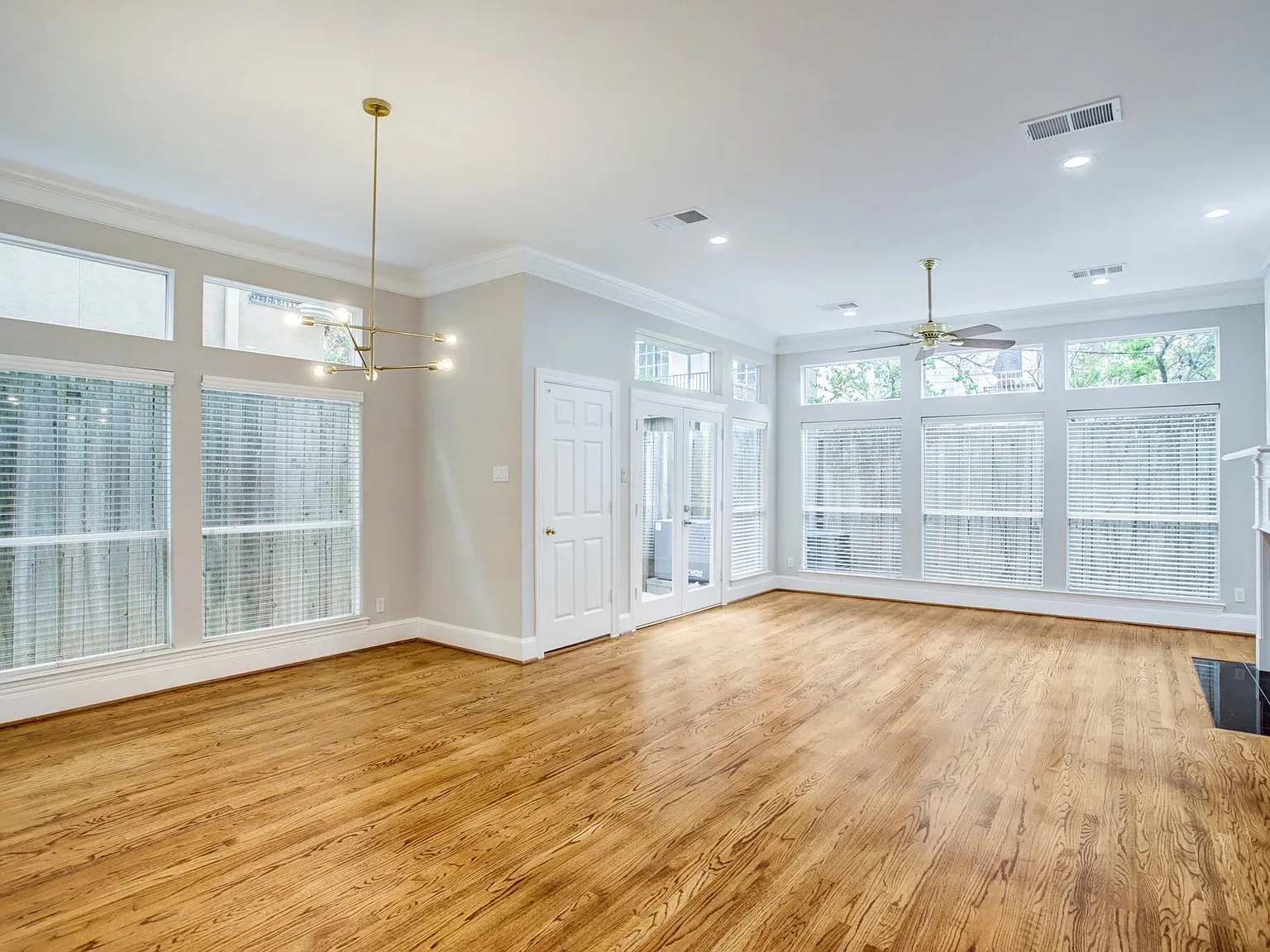 3 bed, 3.5 bath, 2962 sqft, $4,400 — Photo 4
