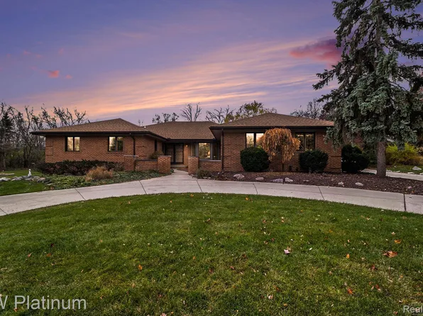 26032 Steele Rd, Farmington Hills, MI 48331