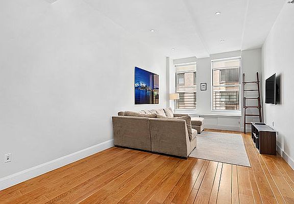 4th image of 49 E 21st St APT 4D