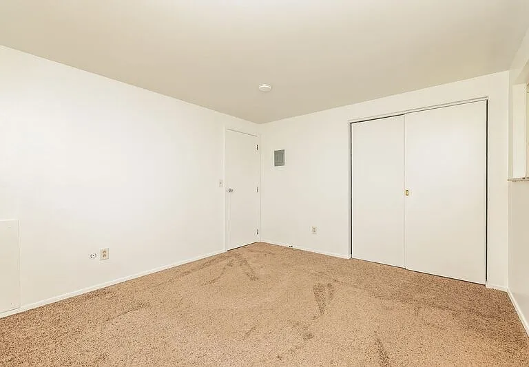 3611-3625 Charlotte Dr #3623 — Photo 8