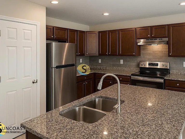 18 Unimay Ct #B — Photo 2