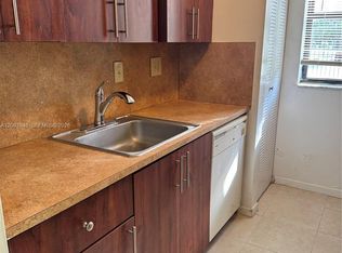 7070 NW 179th St APT 105, Hialeah, FL 33015