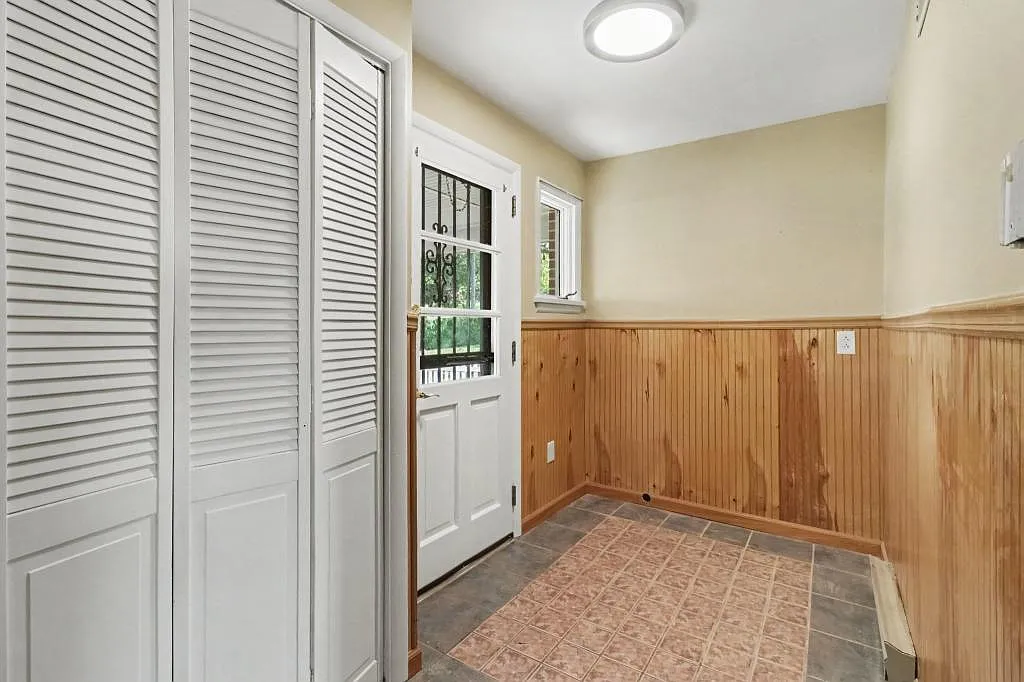 831 Limekiln Rd — Photo 2