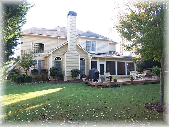 Large, flat backyard with privacy fence!