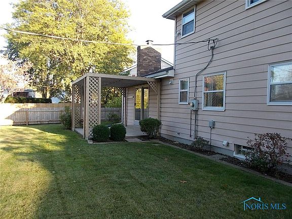 3rd image of 3808 Green Meadow Ct