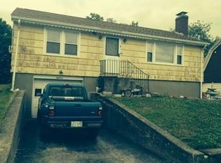 18 Henderson Ave, Worcester, MA 01603