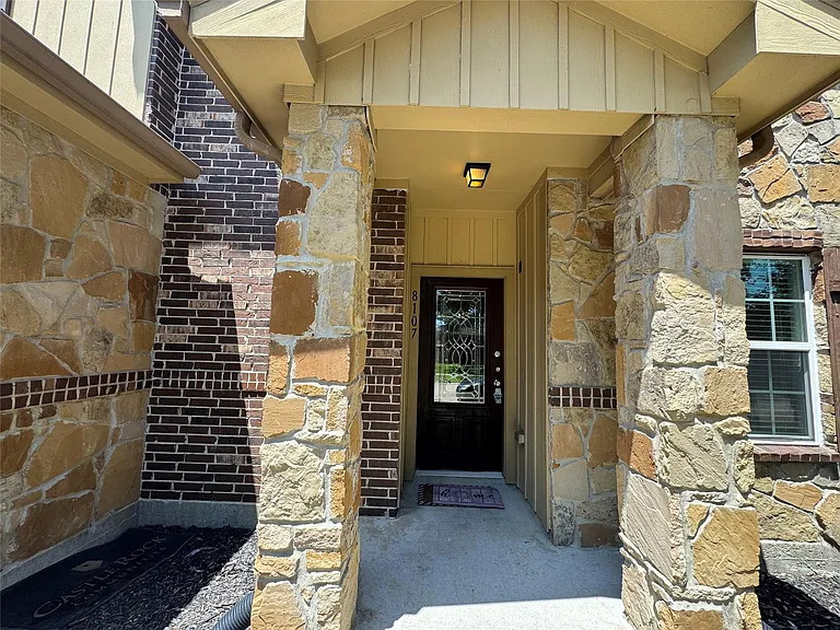 8107 Gran Villa Dr — Photo 4
