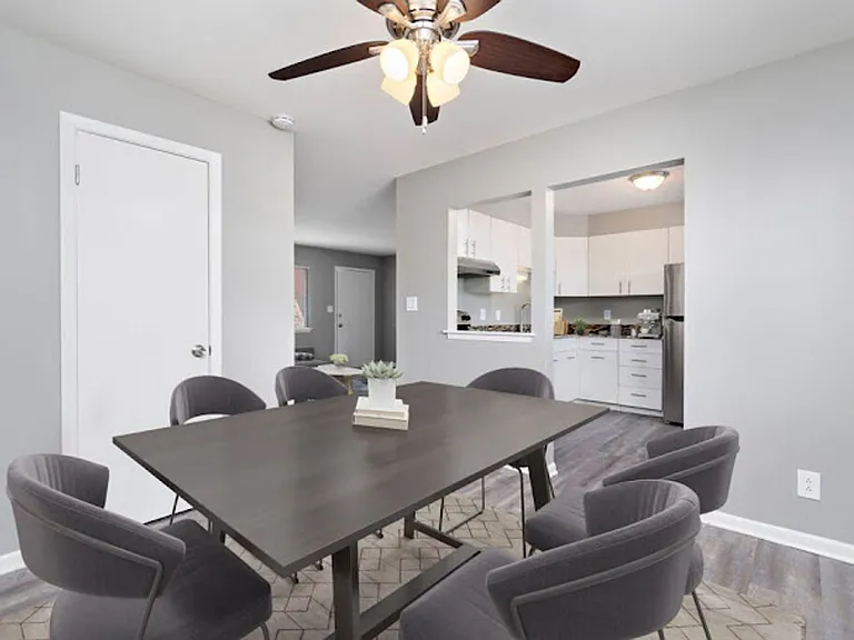 Chapel Hill KC Apartments — Photo 10
