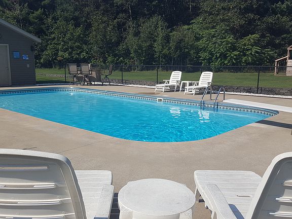 5th image of 55 Woodview Dr