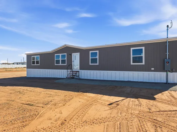 4 Meadowlake Ln, Los Lunas, NM 87031