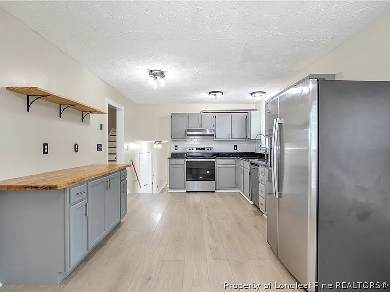 1931 Daphne Cir — Photo 9