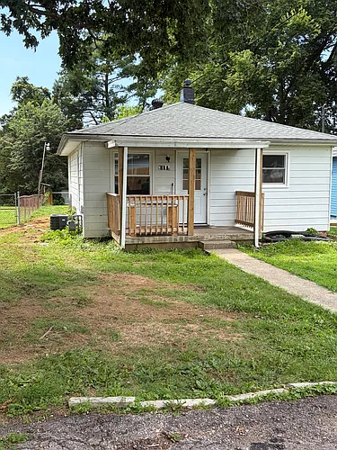 247 Lees Ln N Photo 1