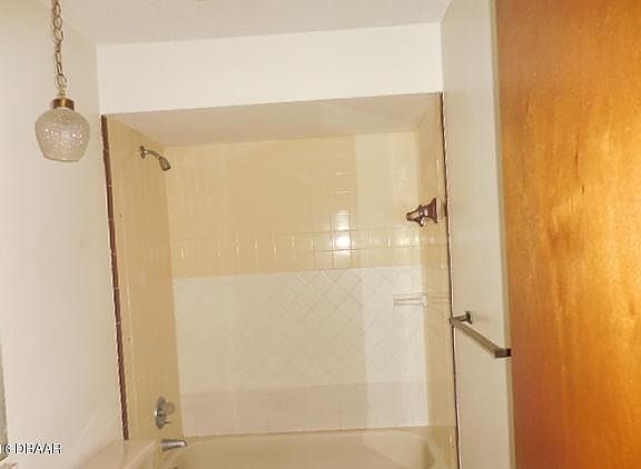 3rd image of 2901 Hardy Ave