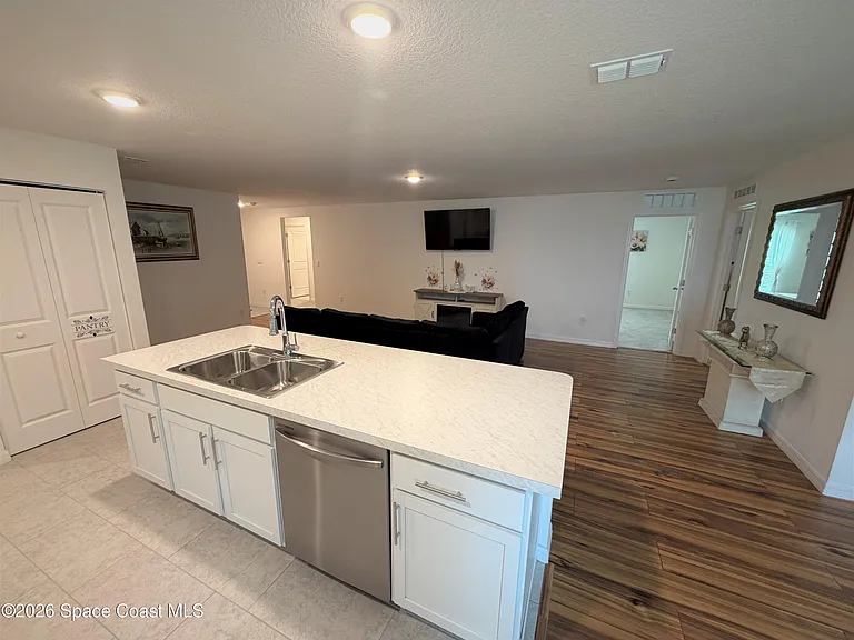 3161 Fergus Ave SE — Photo 4