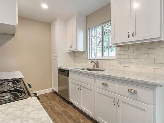 4th image of 4012 Fell St